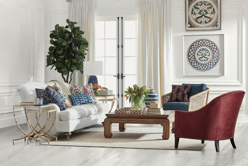 لمسات رائعة من لون العام 2023 “فيفا ماجنتا” لدى Ethan Allen