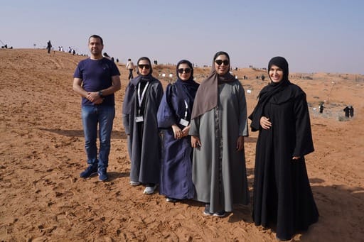 “الشارقة لإدارة الأصول” تشارك في حملة  تشجير محمية المنتثر