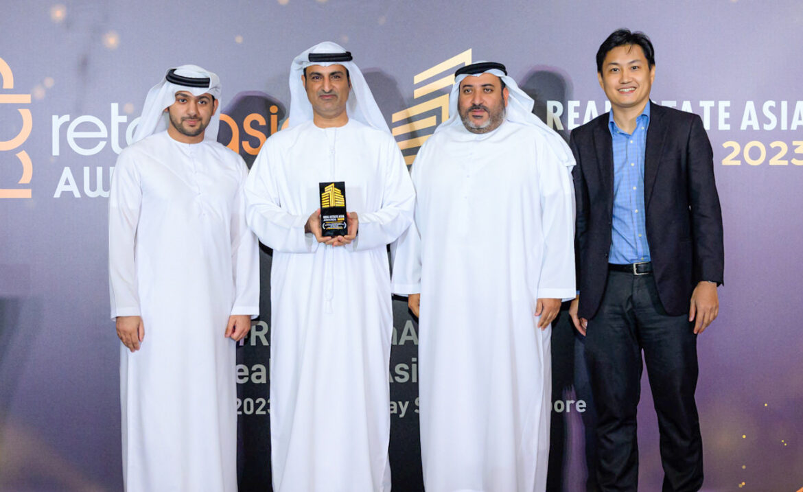 أراضي دبي تحصد جائزة أفضل ابتكار في خدمة المتعاملين عن نظام التقييم الذكي للعقارات