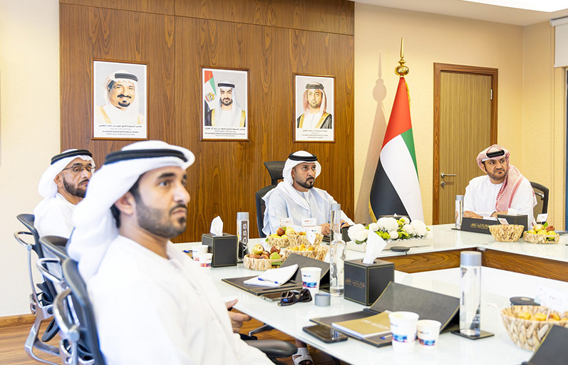 عبدالعزيز بن حميد النعيمي يزور مبنى دائرة التنمية السياحية بعجمان للاطلاع على التصور الجديد للمبنى المقترح